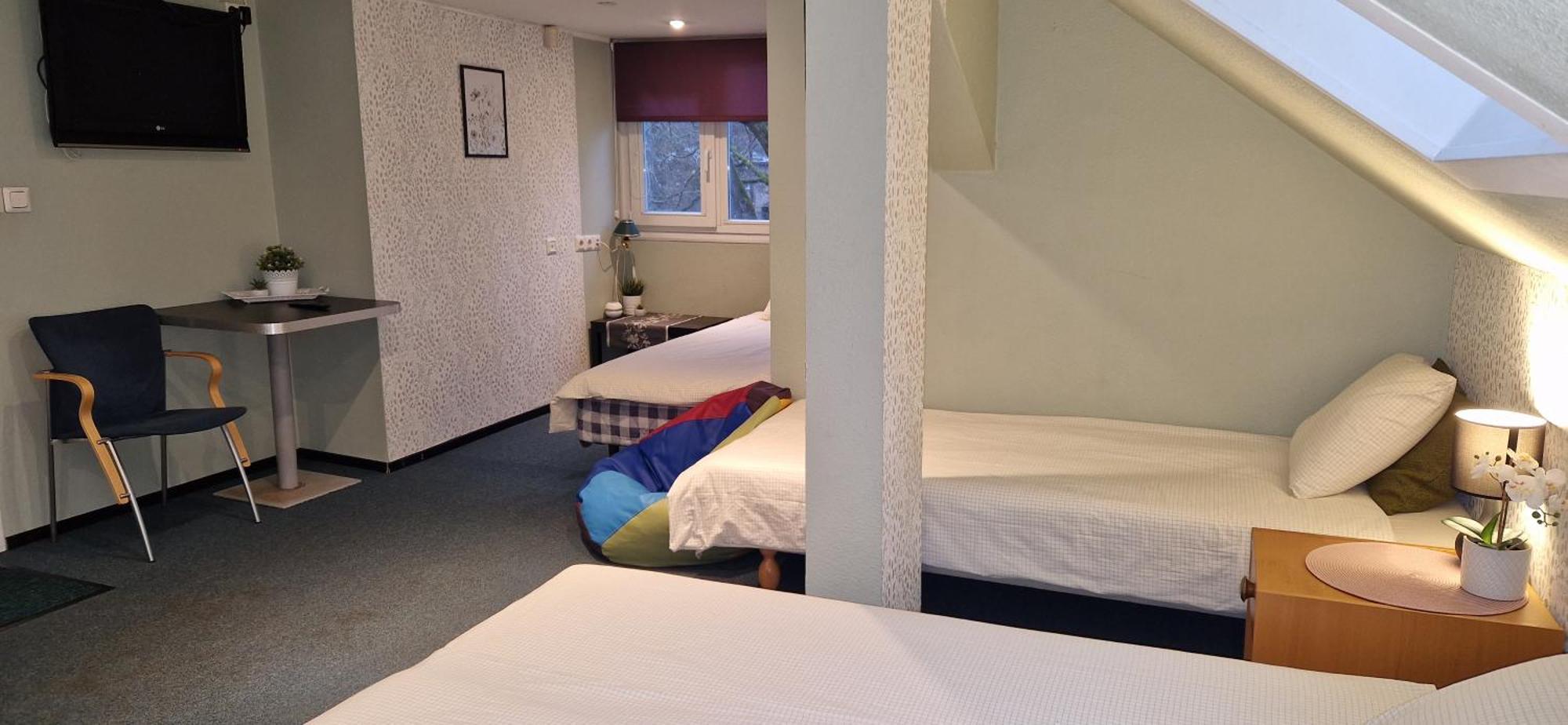 Freedom65 Hostel And Caravan Tallinn Eksteriør billede