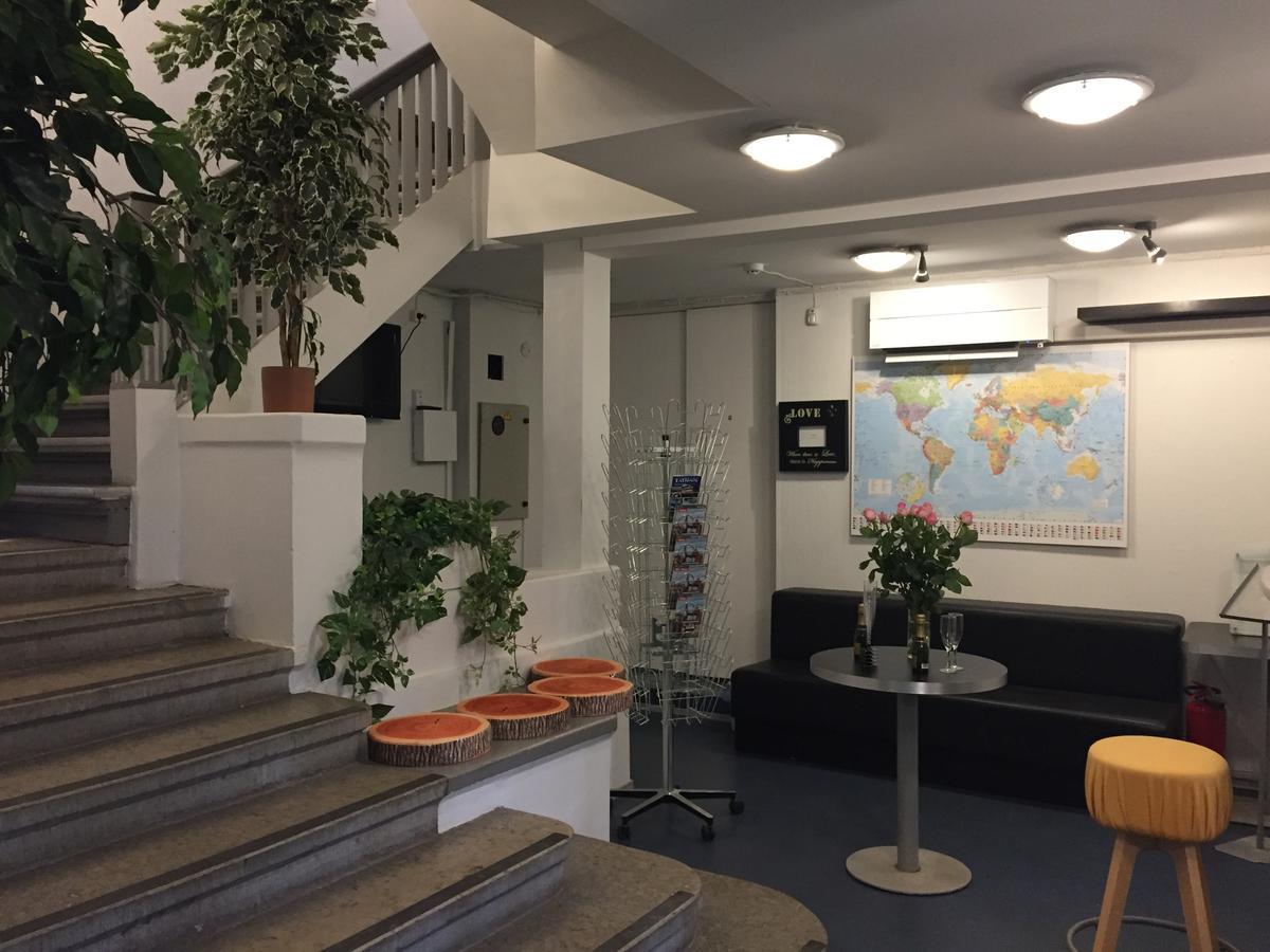 Freedom65 Hostel And Caravan Tallinn Eksteriør billede
