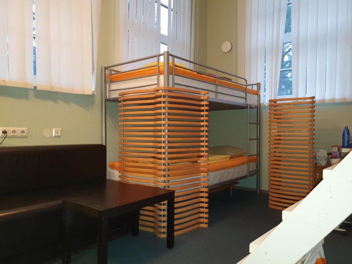 Freedom65 Hostel And Caravan Tallinn Eksteriør billede